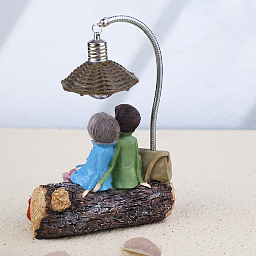 DP Couple Under Light Figurine, 1 pc  