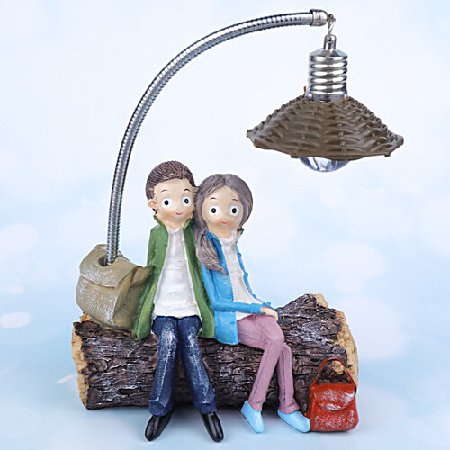 DP Couple Under Light Figurine, 1 pc  