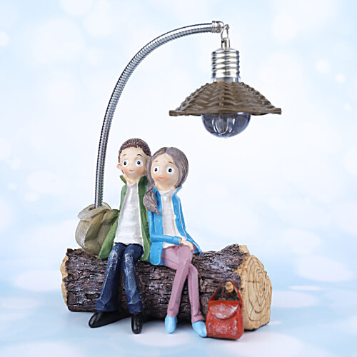 DP Couple Under Light Figurine, 1 pc  