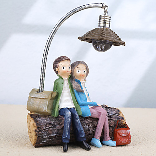 DP Couple Under Light Figurine, 1 pc  