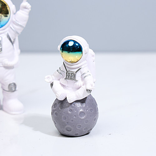 DP Little Astronaut Spaceman Figurine Set, 3 pcs  