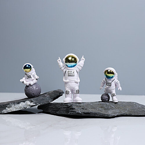 DP Little Astronaut Spaceman Figurine Set, 3 pcs  