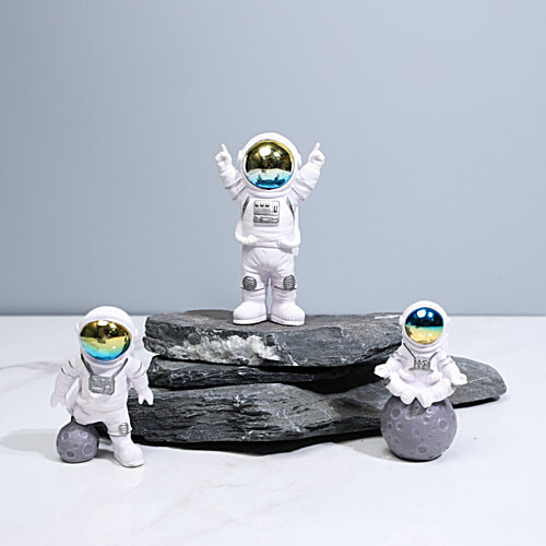 DP Little Astronaut Spaceman Figurine Set, 3 pcs  