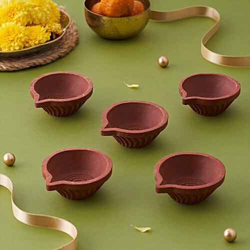 Daivya Sparsh by bigbasket Terracotta Charm Festive Diya - Medium Size, 10 pcs  