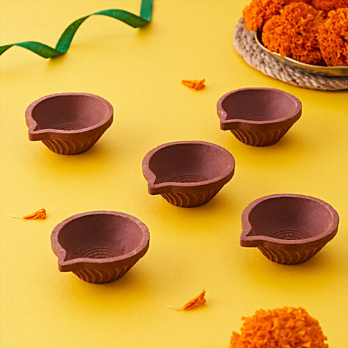 Daivya Sparsh by bigbasket Terracotta Charm Festive Diya - Medium Size, 10 pcs  