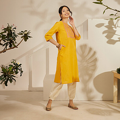 Daali Yellow Mangalgiri Round Neck 3/4 Sleeves Smart Formals Kurta With Two Pockets, 1 pc (Size - 2XL) 