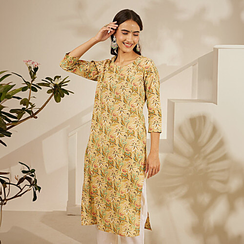 Daali Beige Cambric Basics Round Neck 3/4 Sleeves Kurta With Two Pockets, 1 pc (Size - XL)