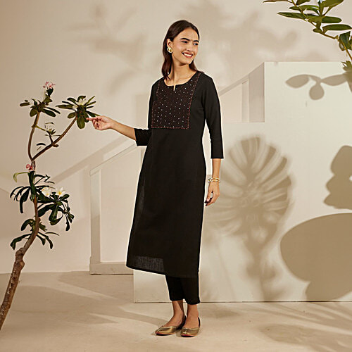 Daali Black Cotton Flax Round Neck 3/4 Sleeves Smart Formals Kurta With Two Pockets, 1 pc (Size - XL) 