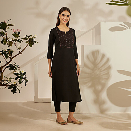 Daali Black Cotton Flax Round Neck 3/4 Sleeves Smart Formals Kurta With Two Pockets, 1 pc (Size - XL) 