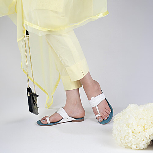 The White Pole Women's White Toe Ring Sandals, 1 Pair (UK/IND-6)