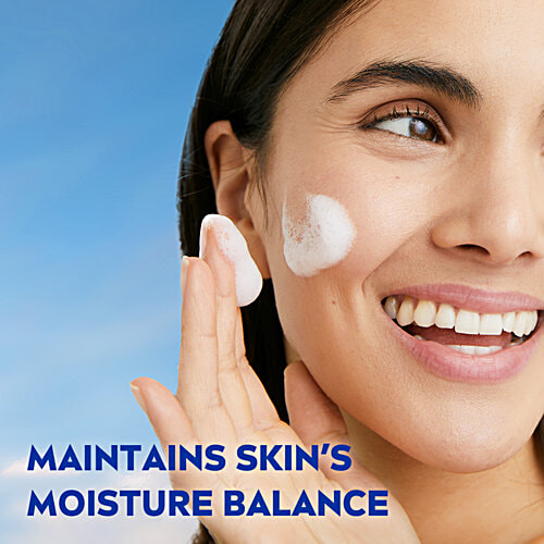 Nivea Luminous Even Glow Face Wash, 100 ml  Oil free formula, AHA Aloe vera Guarana Extract, Deep clean