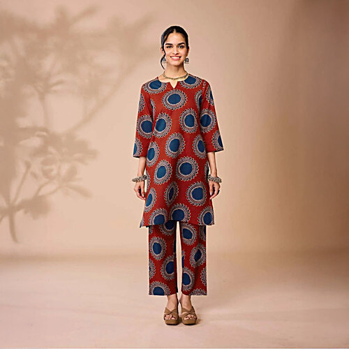 Daali Maroon Cotton Regular Fit Printed Kurta, 1 Set (Size - M)