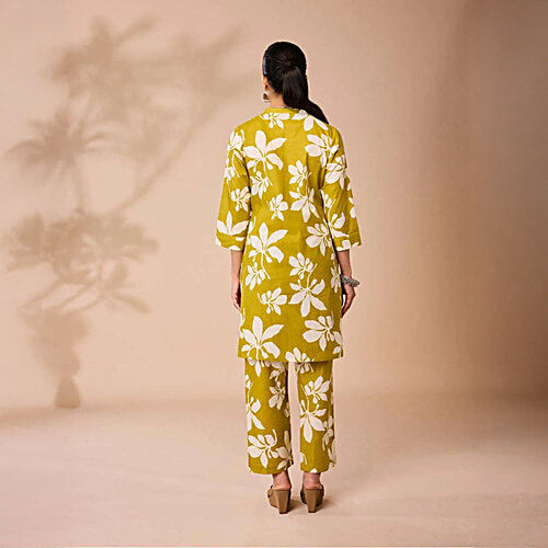 Daali Mustard Cotton Regular Fit Floral Print Kurta, 1 Set (Size - S) 