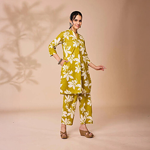 Daali Mustard Cotton Regular Fit Floral Print Kurta, 1 Set (Size - S) 