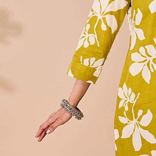 Daali Mustard Cotton Regular Fit Floral Print Kurta, 1 Set (Size - S) 