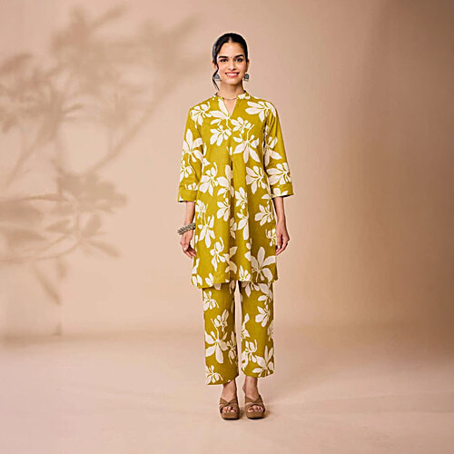 Daali Mustard Cotton Regular Fit Floral Print Kurta, 1 Set (Size - S) 