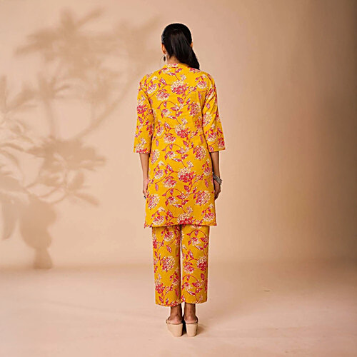 Daali Canary Mustard Cotton Regular Fit Floral Print Kurta, 1 Set (Size - L) 