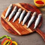 Fresho Sardine Fish - Large, Whole Cleaned, Preservative Free, 10 To 15 pcs 500 g (Gross Fish Weight 700-800 g, Net Weight After Cleaning 500 g)