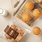 Fresho Signature Muffin/Cup Cake - Vanilla 200 g (Pack of 4)