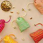 bb Royal Premium Gift Potli - Cashews & Raisins 150 g