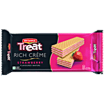 Britannia Treat Rich Creme Strawberry Flavoured Wafers 55 g