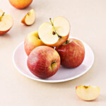 fresho! Apple - Fuji 2 pcs (Approx. 260 g - 300 g)