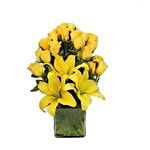 Fernsnpetals Indiranagar Flower Bouquet - Make Up Her Mood Today 1 pc