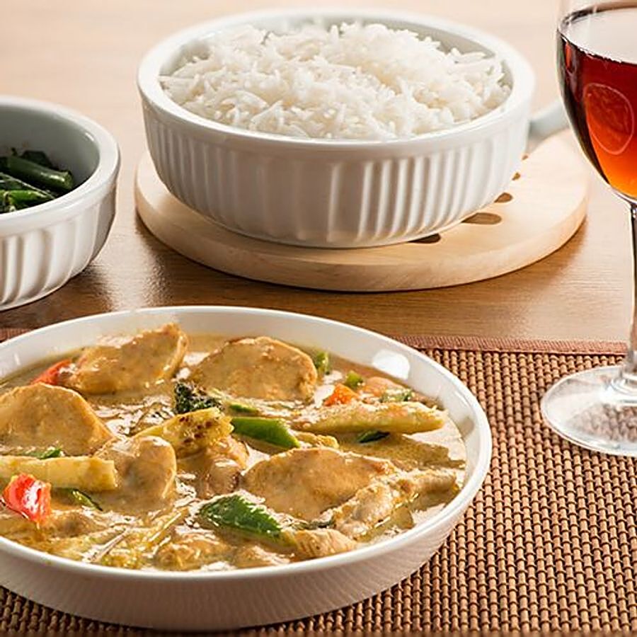 Buy HappyChef Chicken And Bamboo Shoot Curry With Steamed Rice Online at Best Price of Rs null